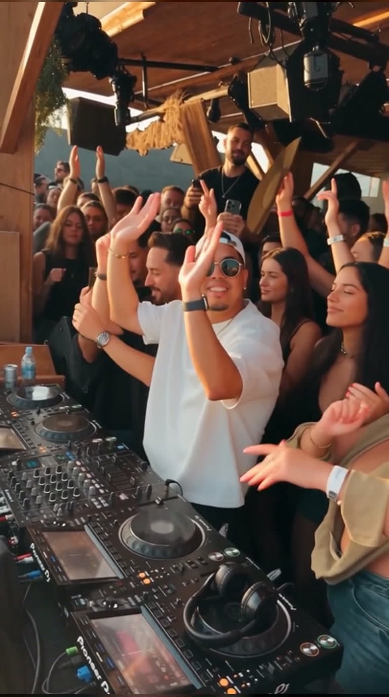 Sunset DJ Set example still